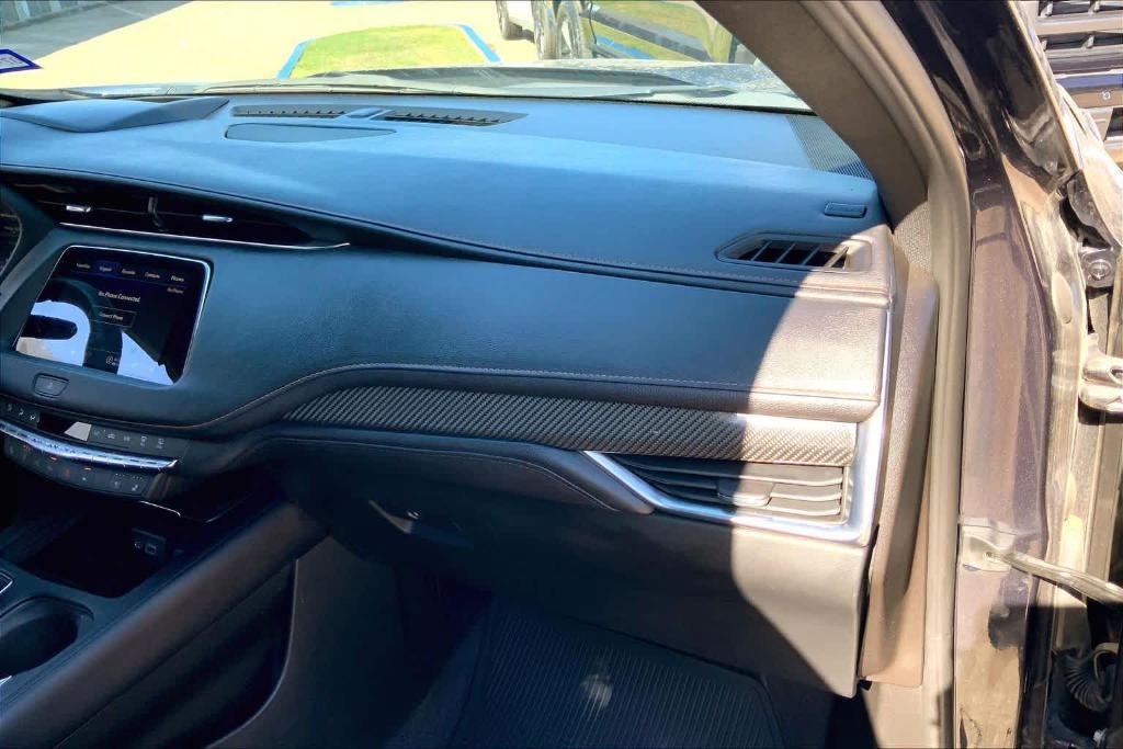 used 2022 Cadillac XT4 car, priced at $28,295
