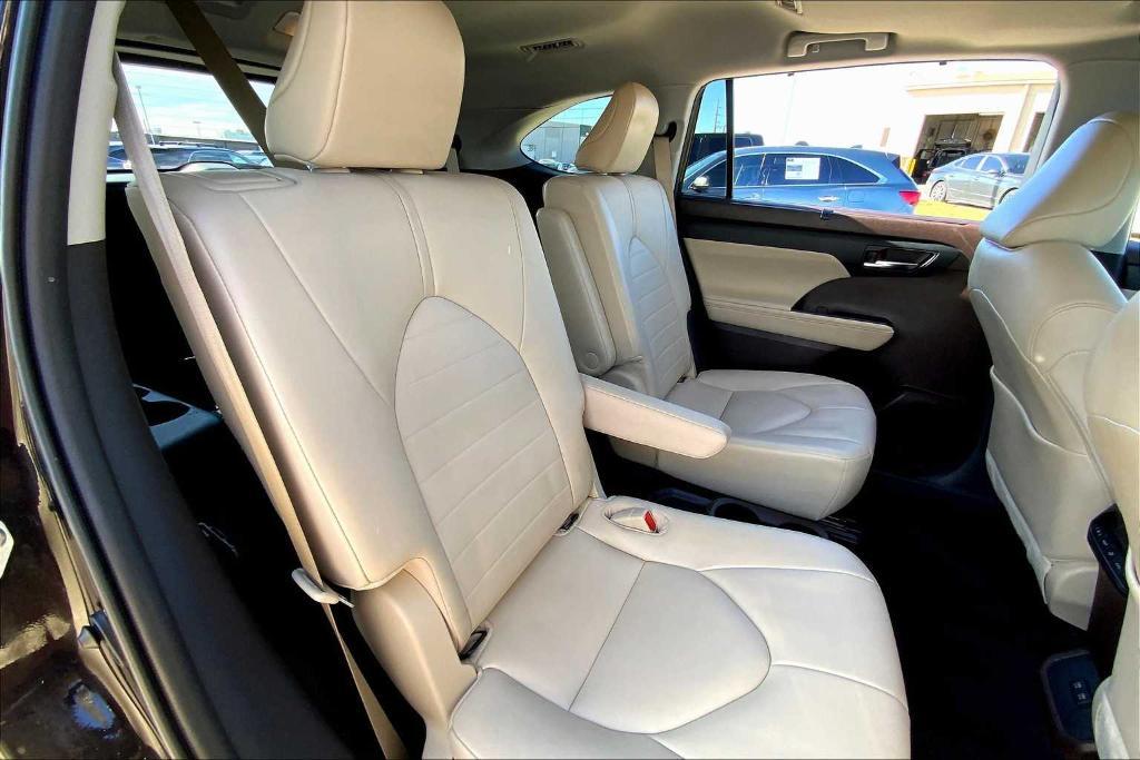 used 2021 Toyota Highlander car, priced at $29,495