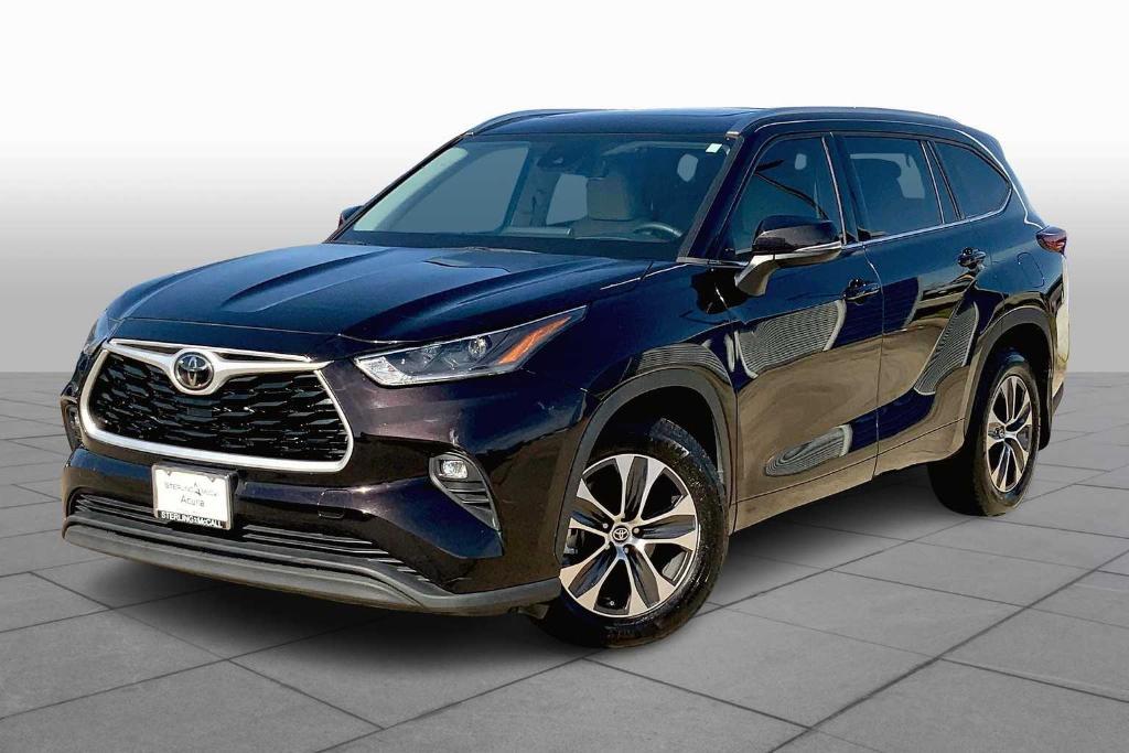 used 2021 Toyota Highlander car, priced at $29,495