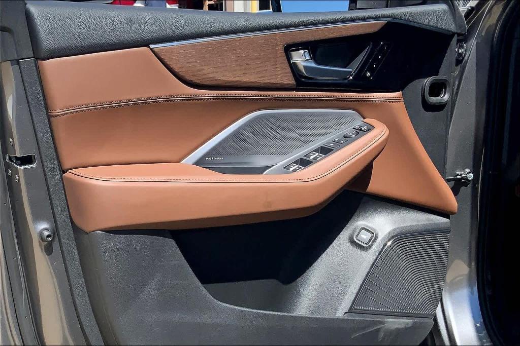 new 2025 Acura MDX car, priced at $68,250