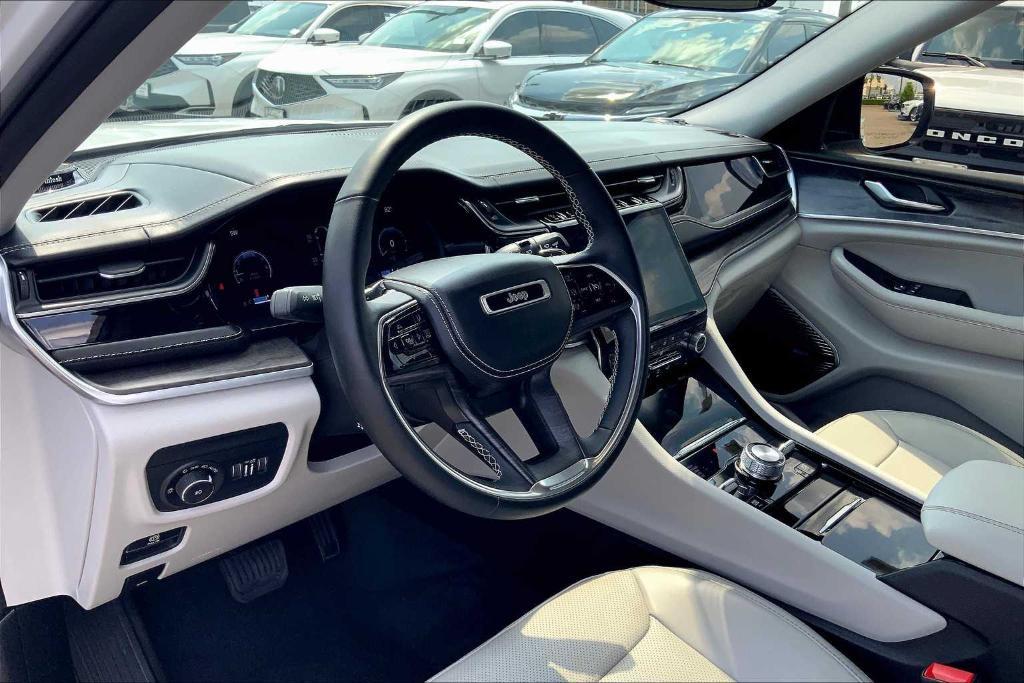 used 2022 Jeep Grand Cherokee car, priced at $35,495
