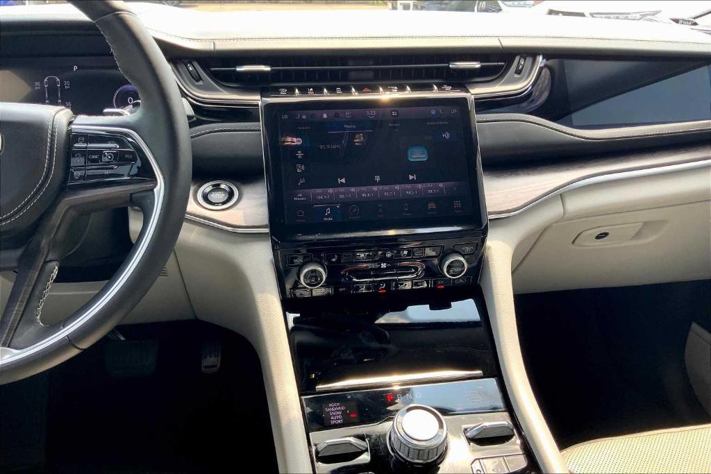 used 2022 Jeep Grand Cherokee car, priced at $35,495