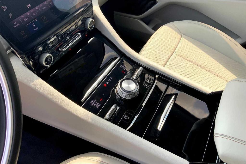 used 2022 Jeep Grand Cherokee car, priced at $35,495