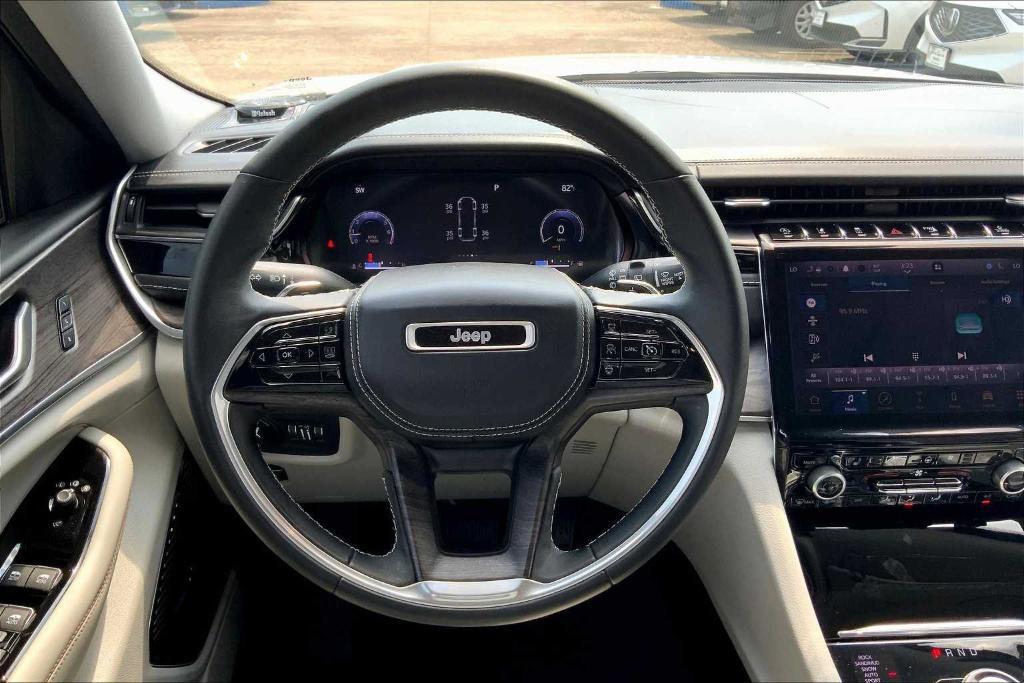 used 2022 Jeep Grand Cherokee car, priced at $35,495