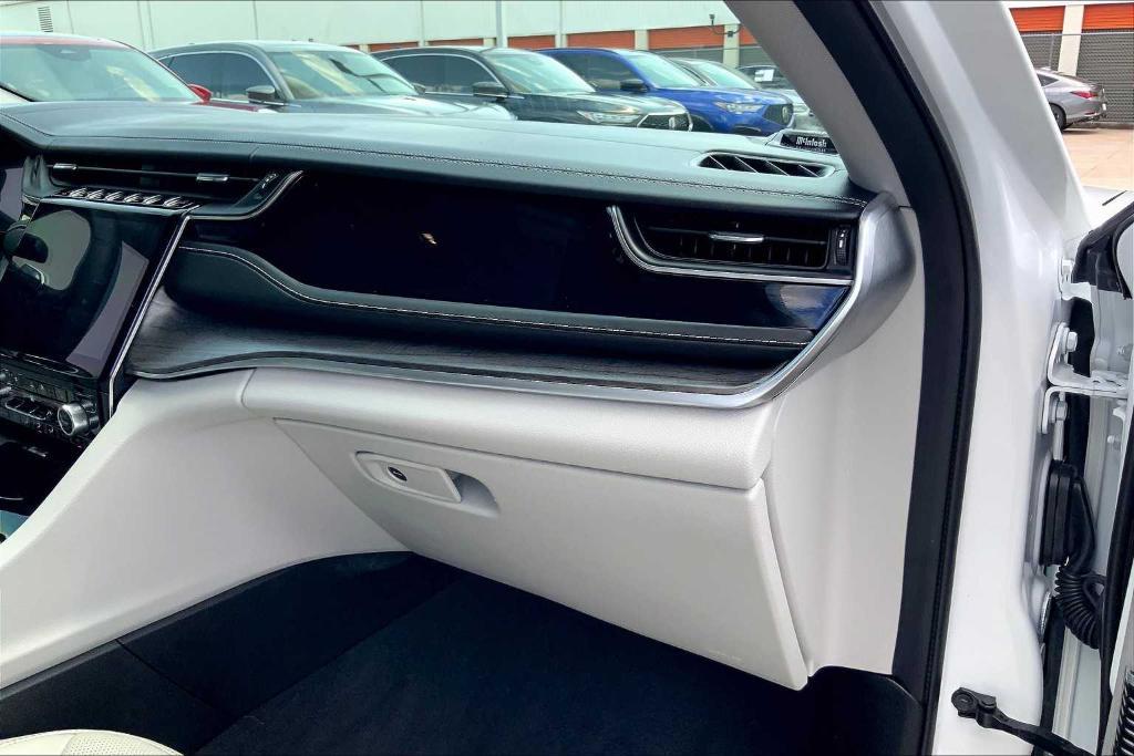 used 2022 Jeep Grand Cherokee car, priced at $35,495