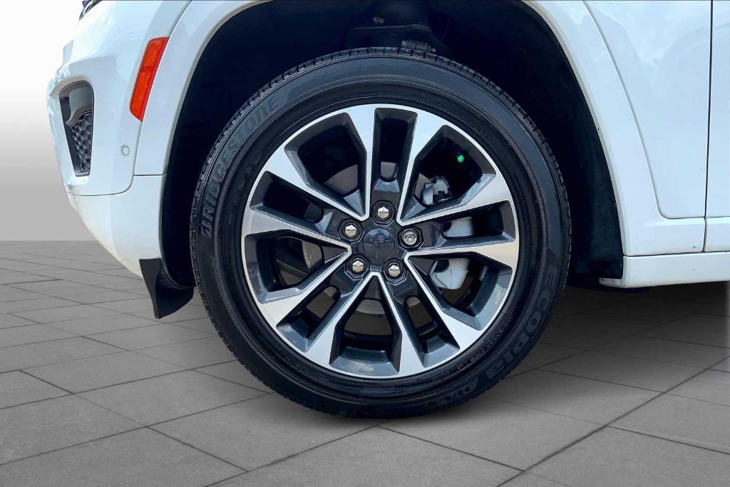 used 2022 Jeep Grand Cherokee car, priced at $35,495