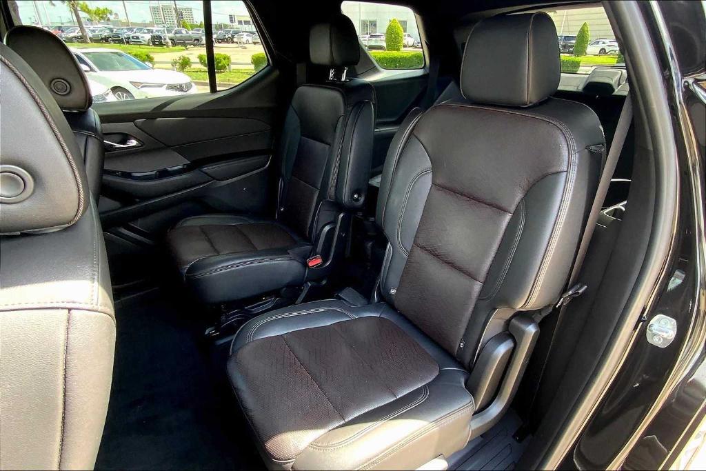 used 2022 Chevrolet Traverse car, priced at $32,995