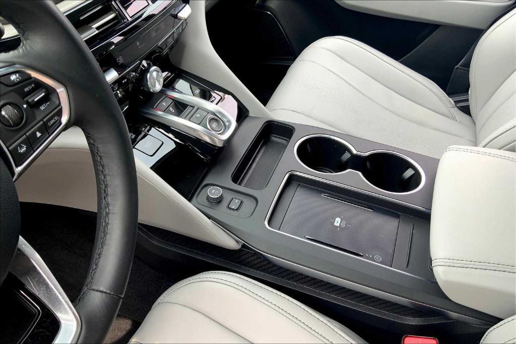 used 2025 Acura MDX car, priced at $50,995