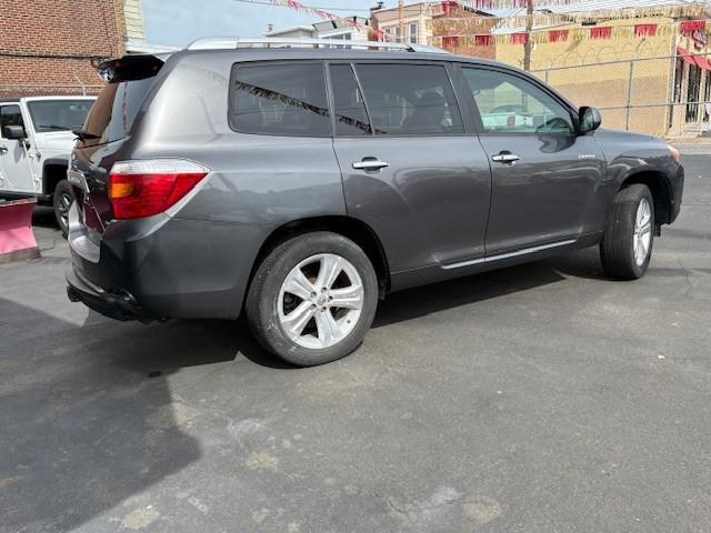 used 2010 Toyota Highlander car, priced at $9,490