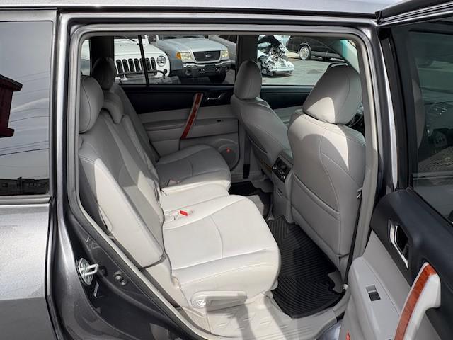 used 2010 Toyota Highlander car, priced at $9,490