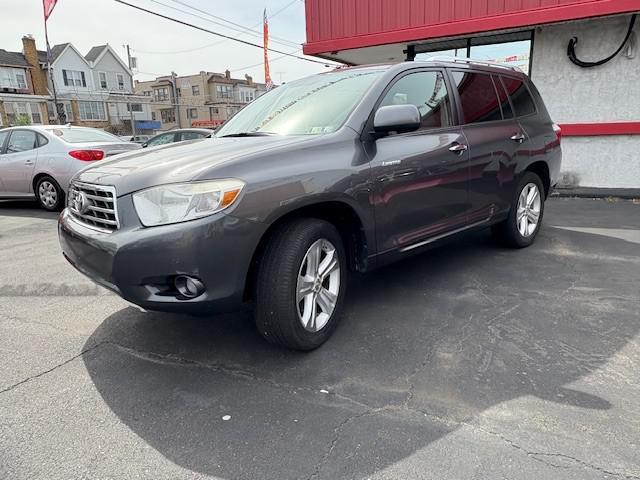 used 2010 Toyota Highlander car, priced at $9,490