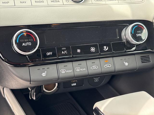 new 2025 Hyundai Elantra car, priced at $26,980