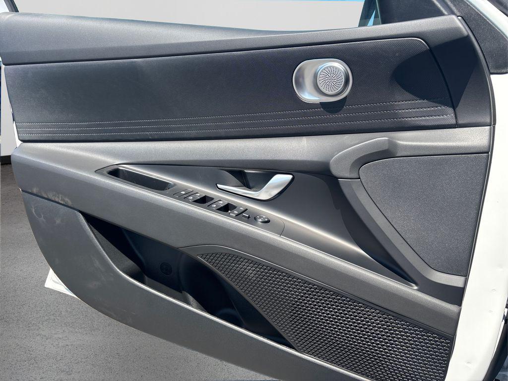 new 2025 Hyundai ELANTRA HEV car, priced at $25,105