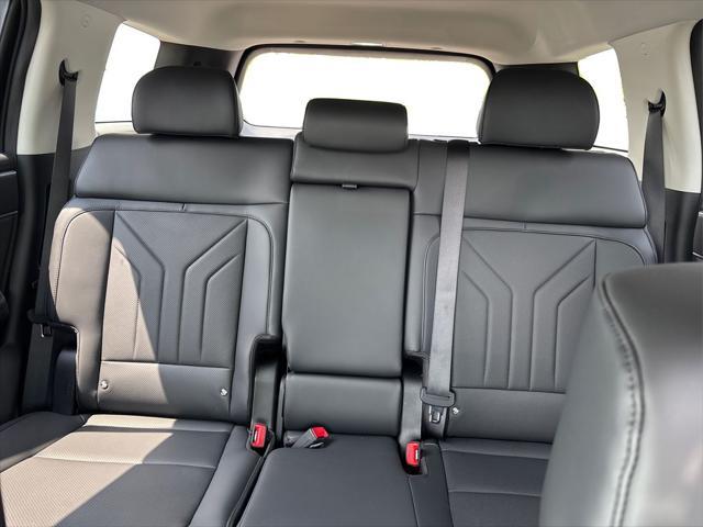 new 2025 Hyundai Santa Fe car, priced at $39,614