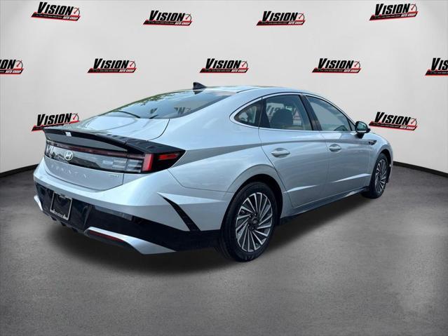 new 2025 Hyundai Sonata Hybrid car, priced at $31,703