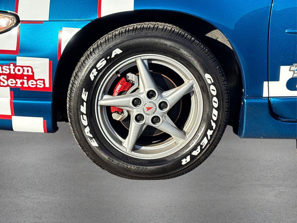 used 1998 Pontiac Grand Prix car, priced at $11,999