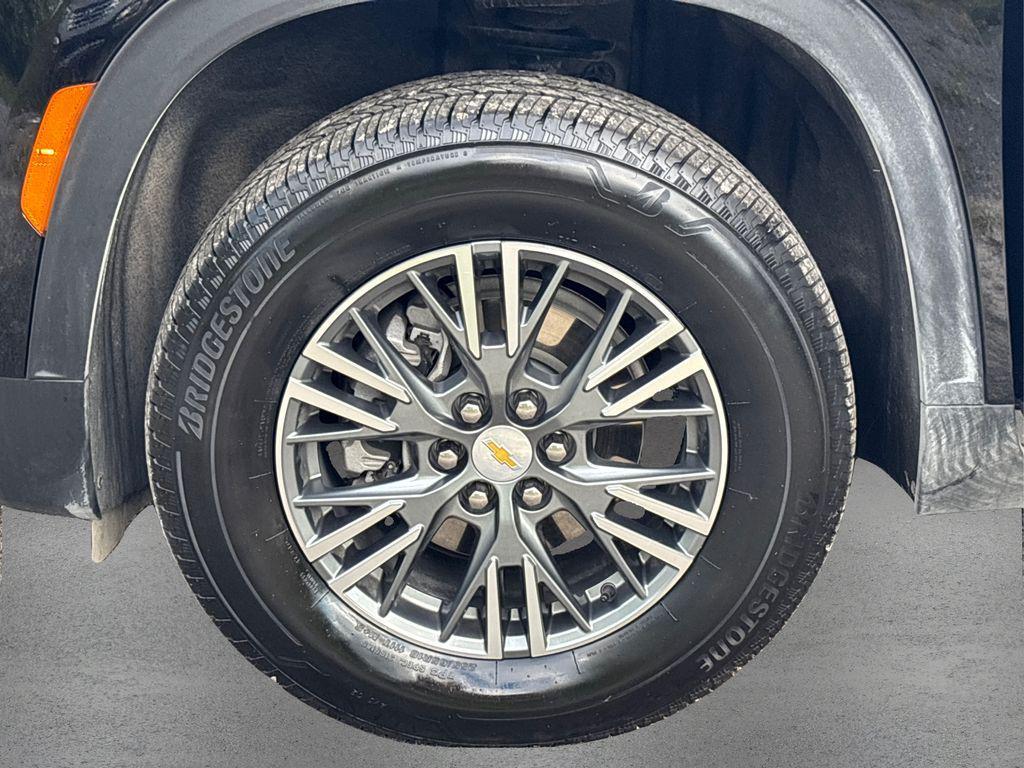 used 2025 Chevrolet Traverse car, priced at $39,397