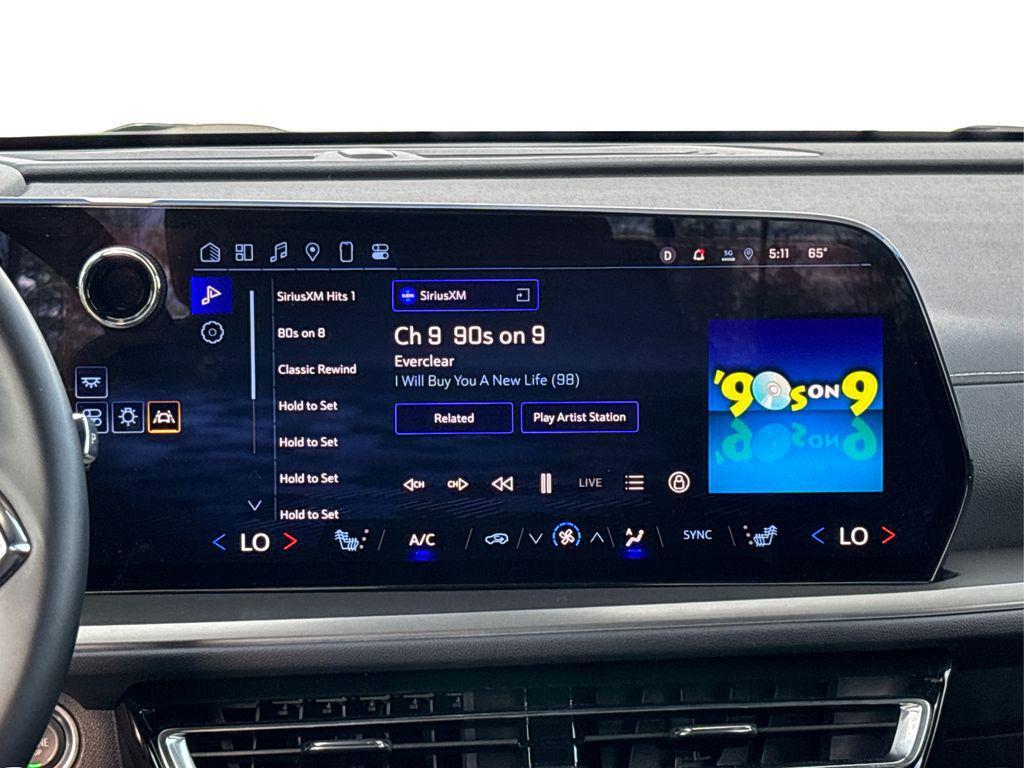 used 2025 Chevrolet Traverse car, priced at $39,397
