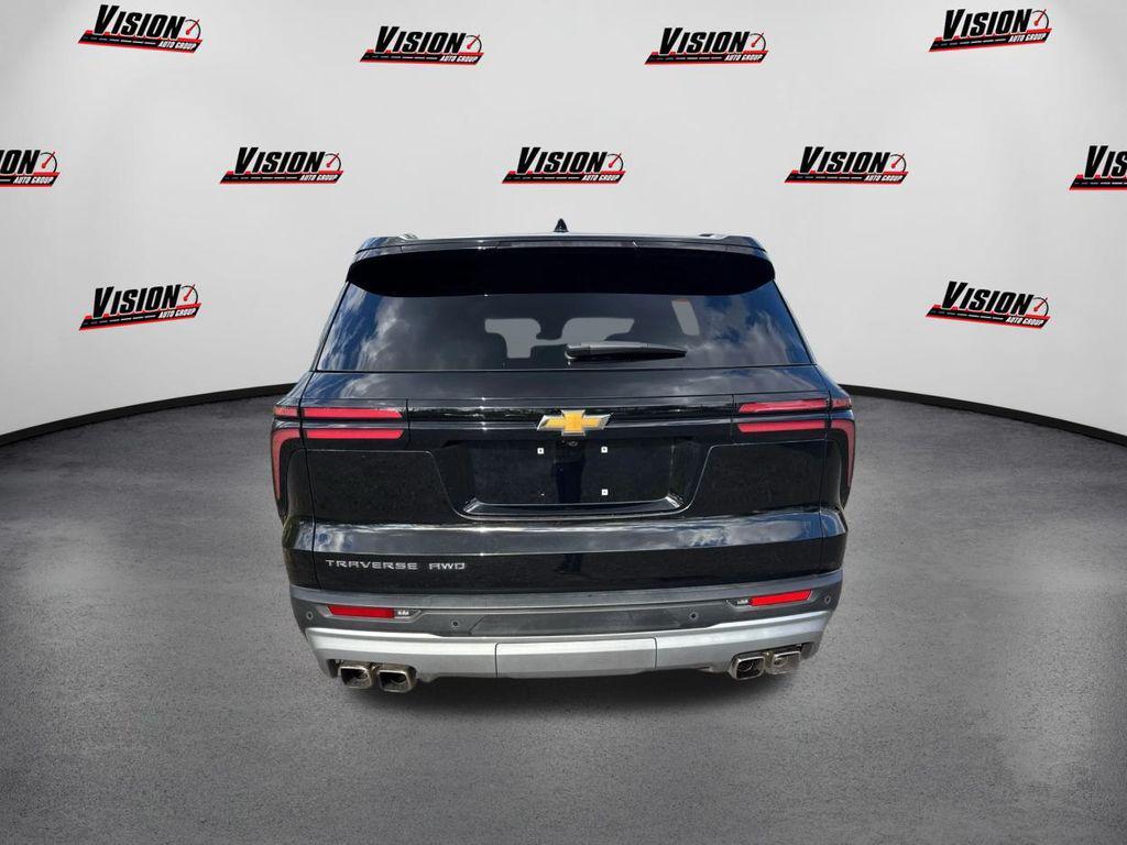 used 2025 Chevrolet Traverse car, priced at $39,397