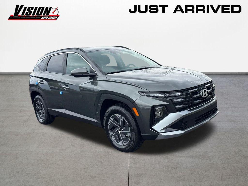 new 2025 Hyundai TUCSON Hybrid car, priced at $33,215