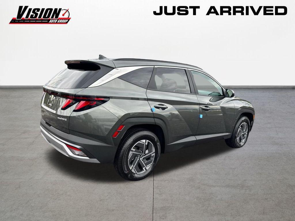 new 2025 Hyundai TUCSON Hybrid car, priced at $33,215