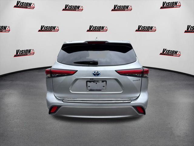 used 2023 Toyota Highlander Hybrid car, priced at $48,922