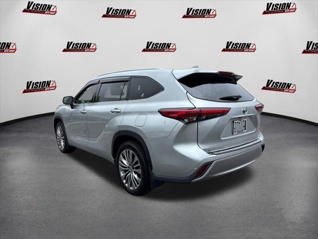 used 2023 Toyota Highlander Hybrid car, priced at $48,922