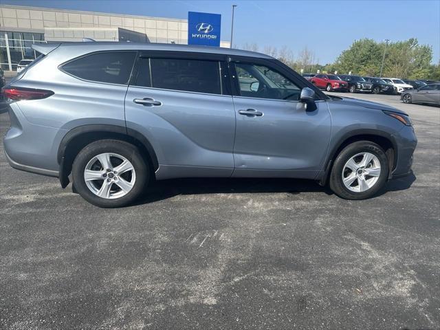 used 2021 Toyota Highlander car, priced at $31,186