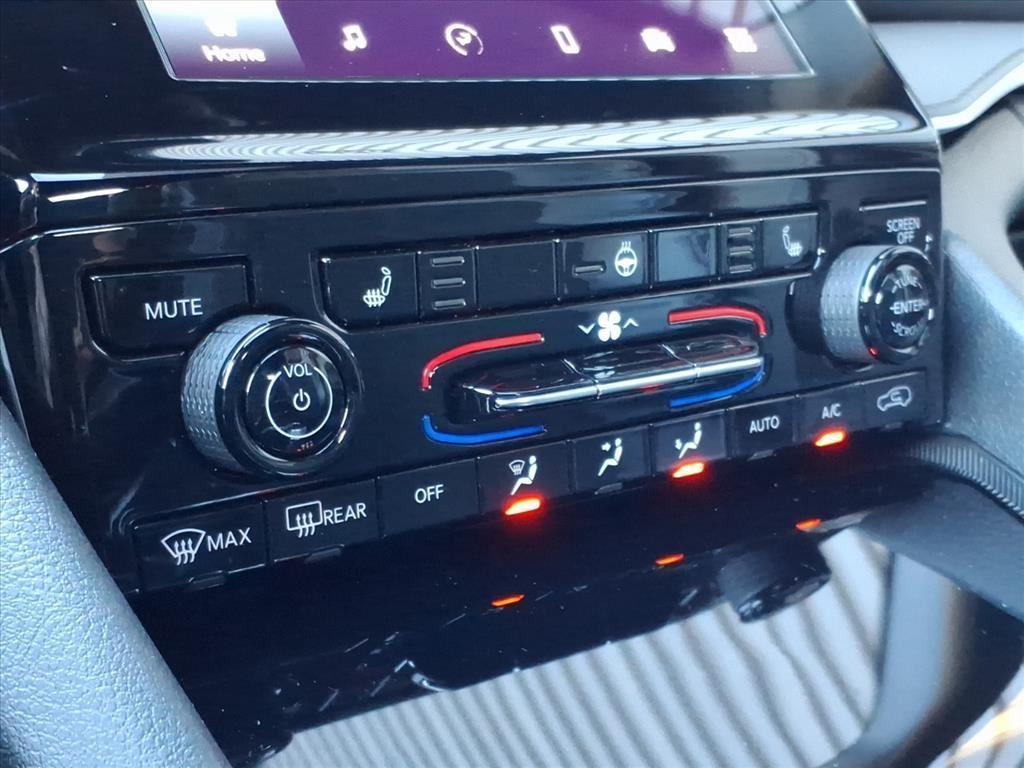 used 2024 Jeep Grand Cherokee L car, priced at $35,491