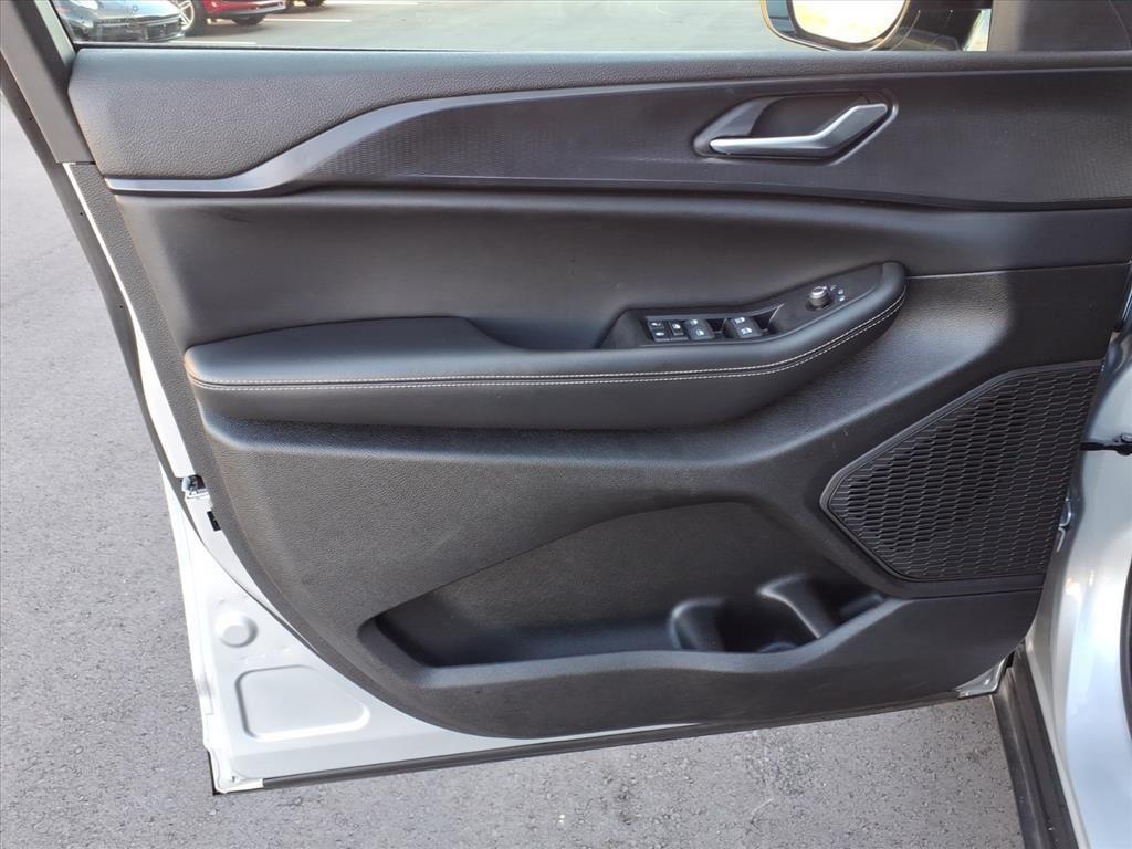 used 2024 Jeep Grand Cherokee L car, priced at $35,491