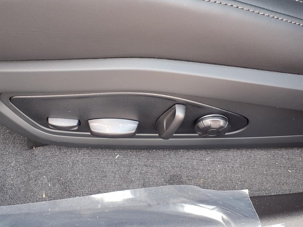 new 2025 Porsche Taycan car