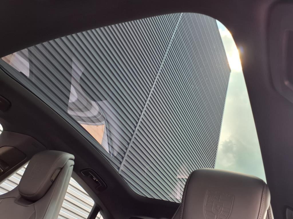 new 2025 Porsche Taycan car