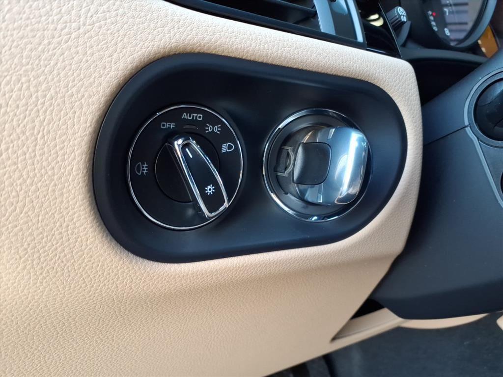 new 2026 Porsche Macan car