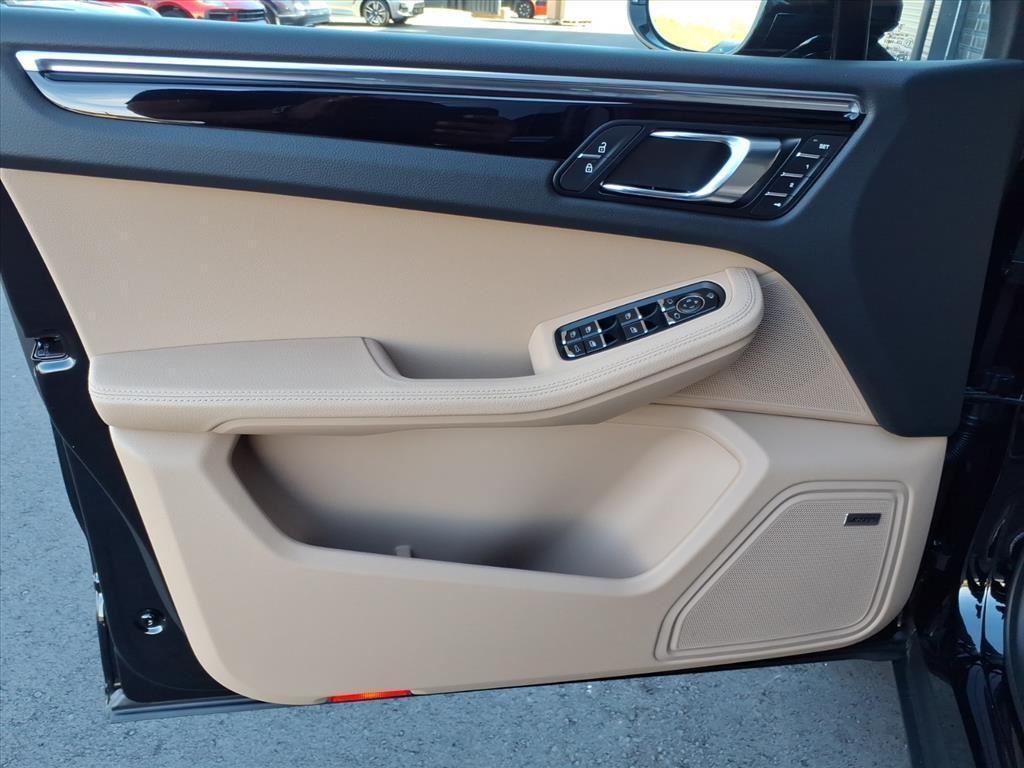 new 2026 Porsche Macan car