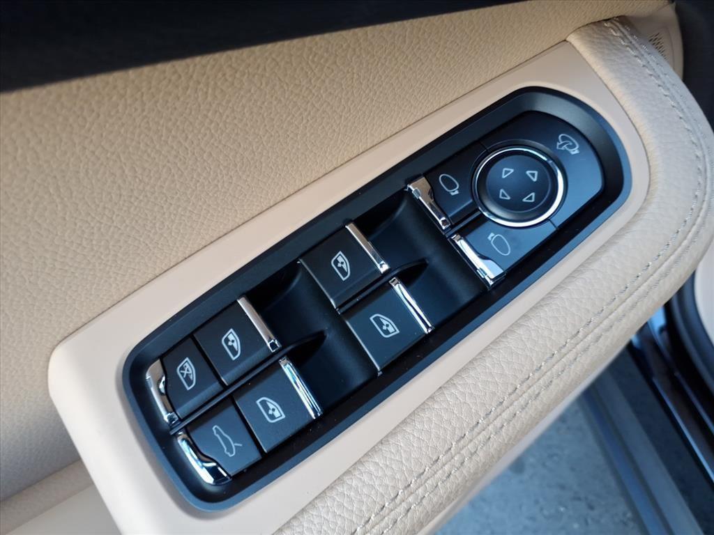 new 2026 Porsche Macan car