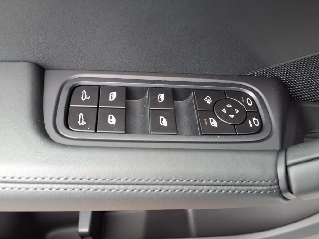 new 2025 Porsche Cayenne car