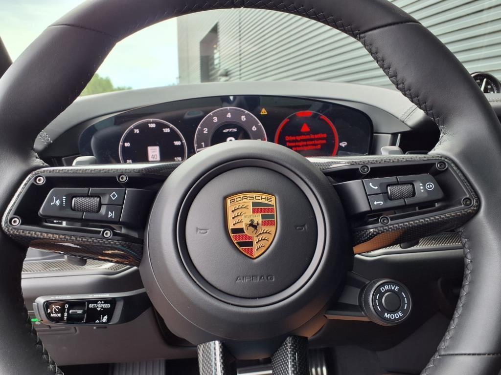 new 2025 Porsche Cayenne car