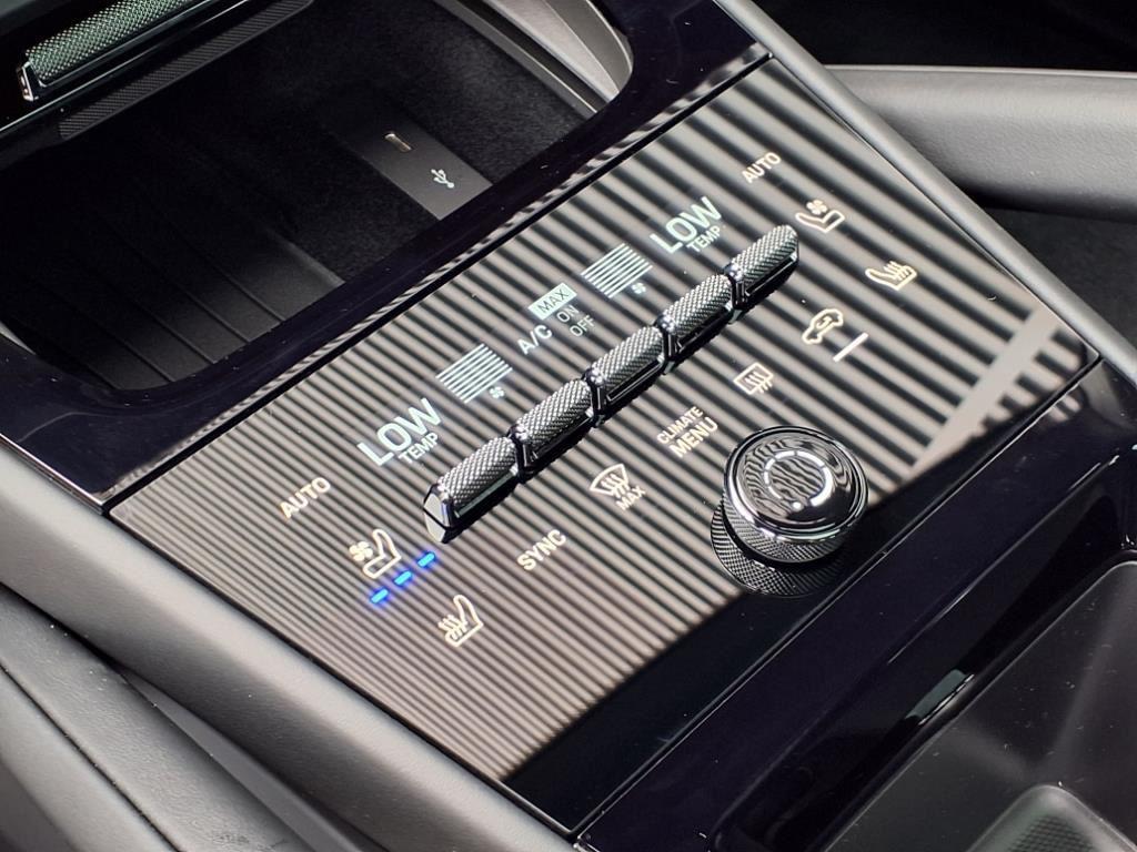 new 2025 Porsche Cayenne car