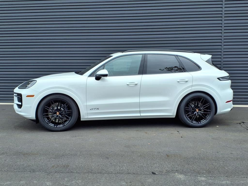 new 2025 Porsche Cayenne car
