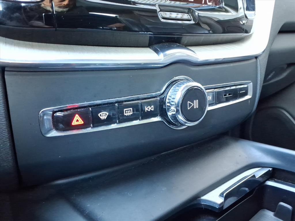 used 2021 Volvo XC60 car, priced at $23,991