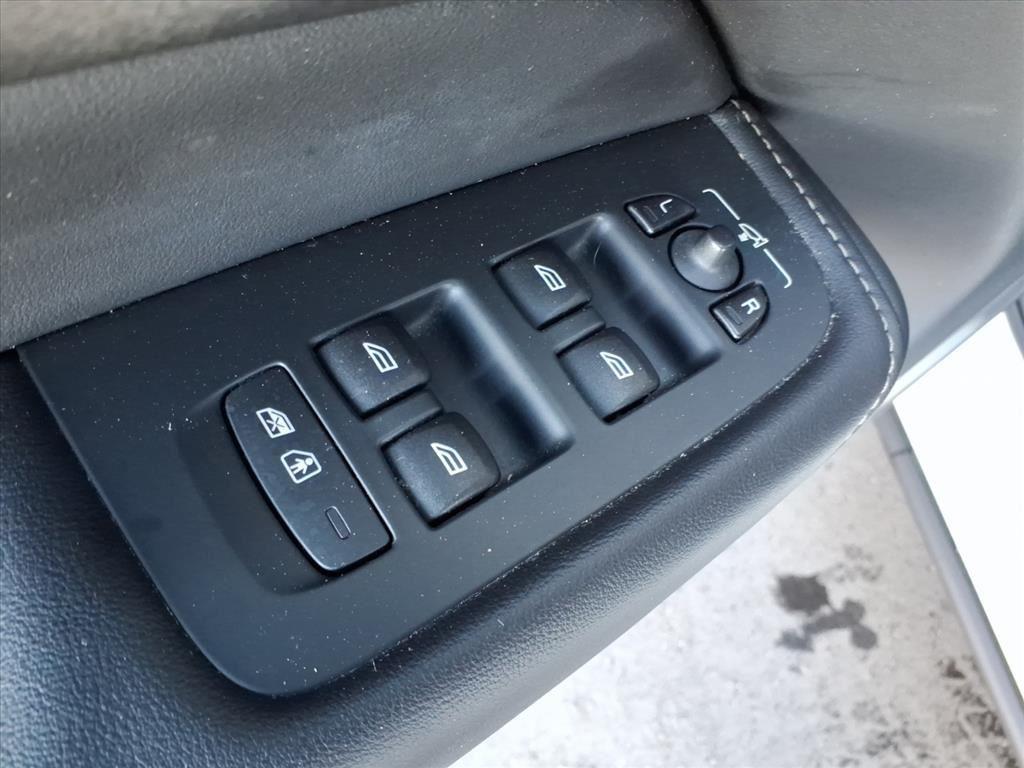 used 2021 Volvo XC60 car, priced at $23,991