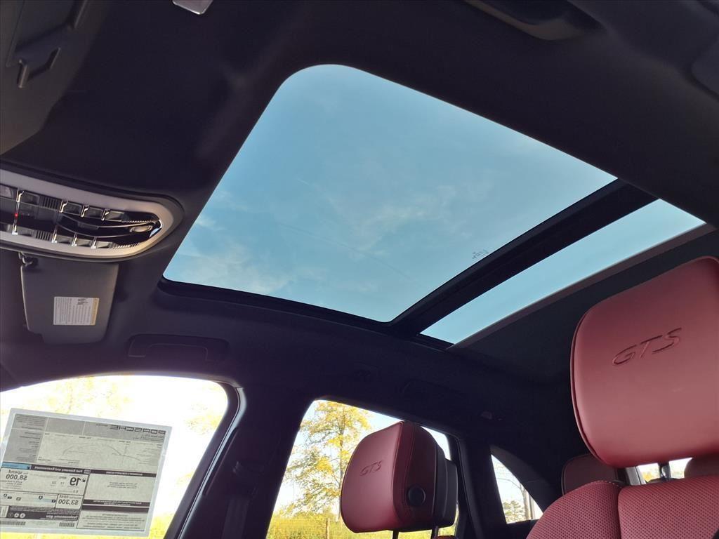 new 2026 Porsche Macan car