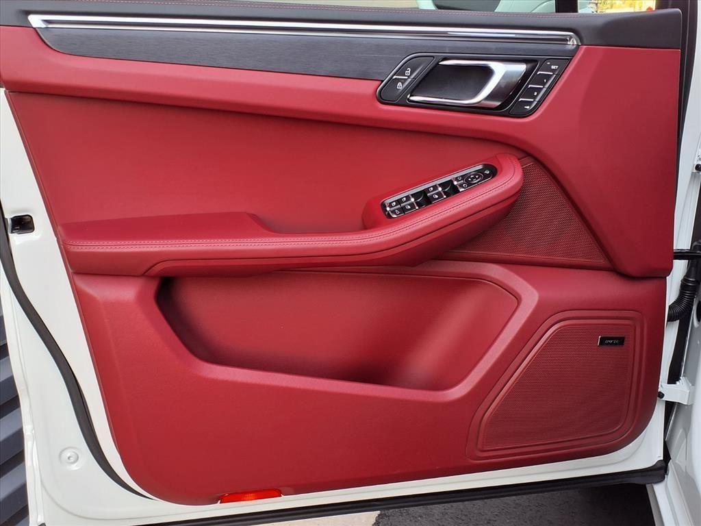 new 2026 Porsche Macan car