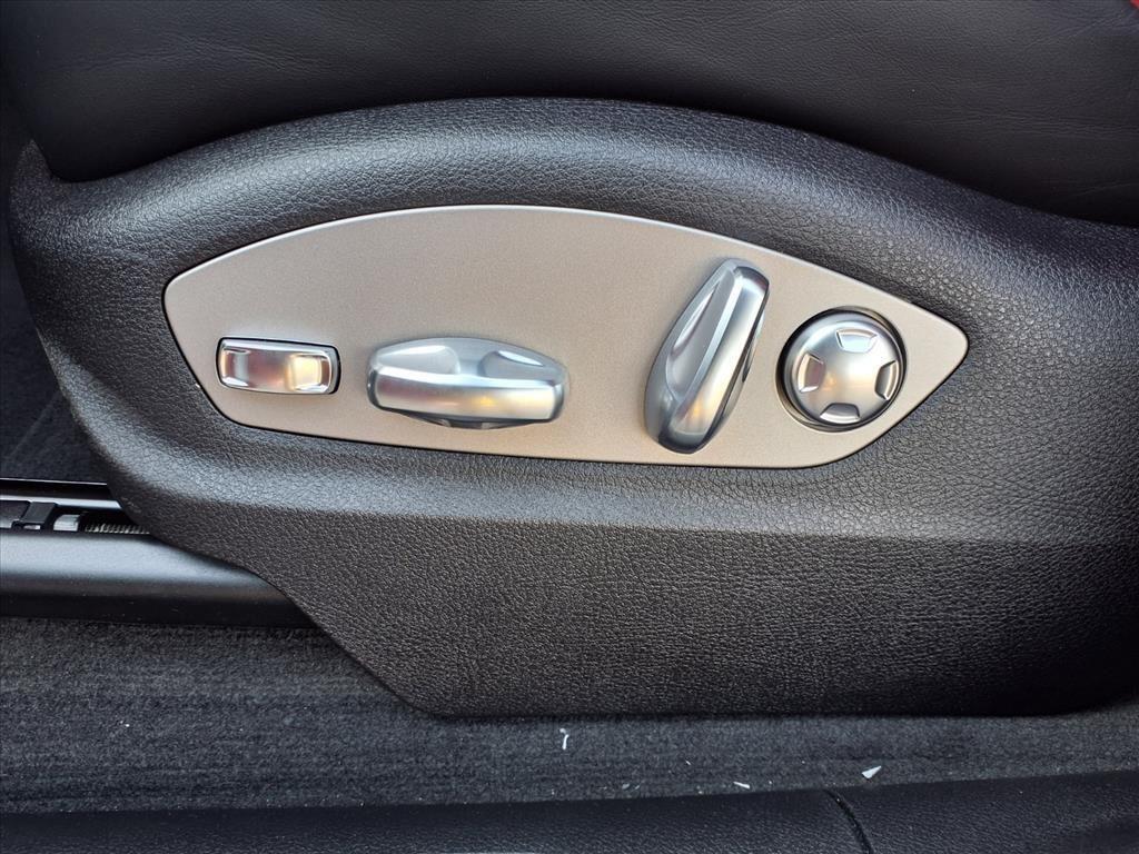 new 2026 Porsche Macan car