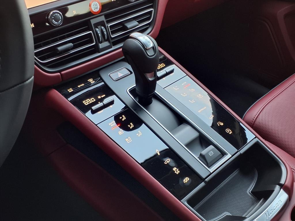 new 2026 Porsche Macan car