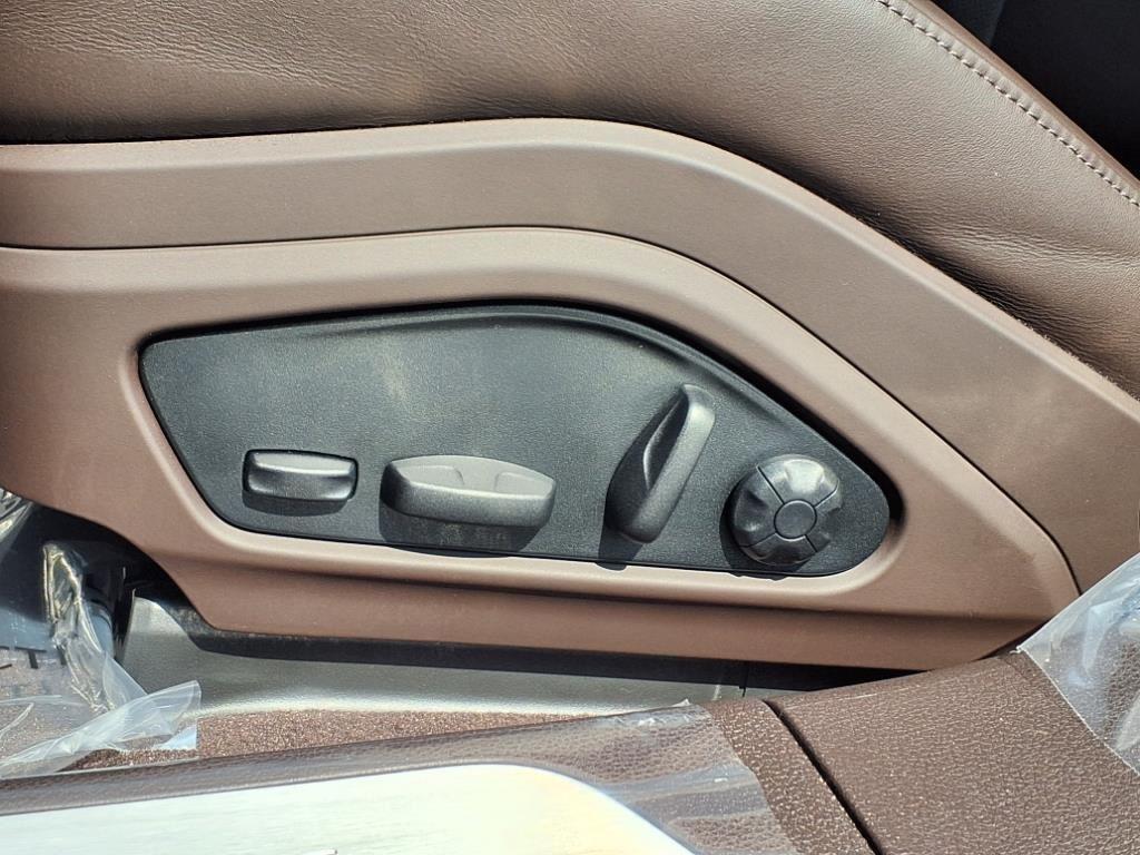 new 2025 Porsche Panamera car, priced at $136,365