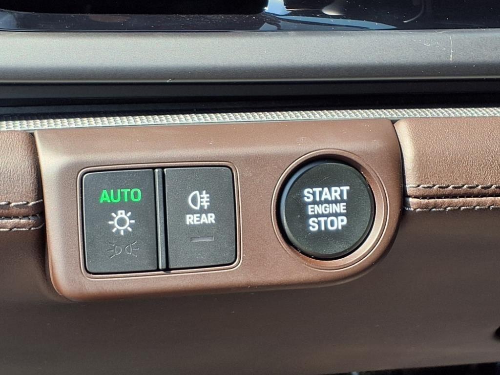 new 2025 Porsche Panamera car, priced at $136,365