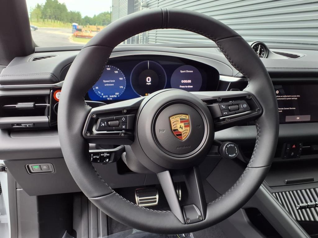 new 2025 Porsche Macan car