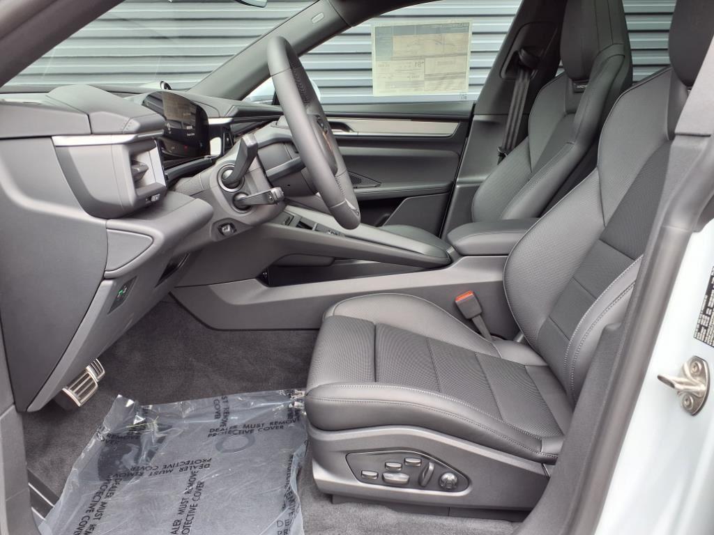 new 2025 Porsche Macan car