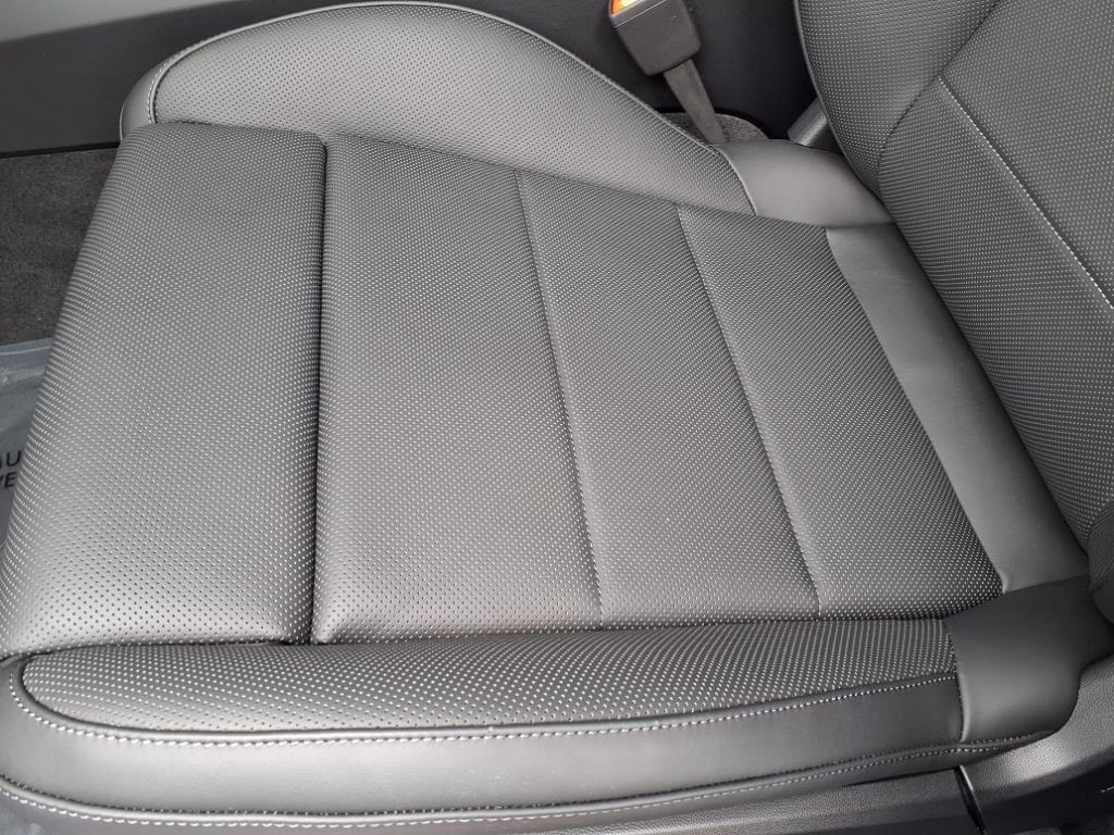 new 2025 Porsche Macan car